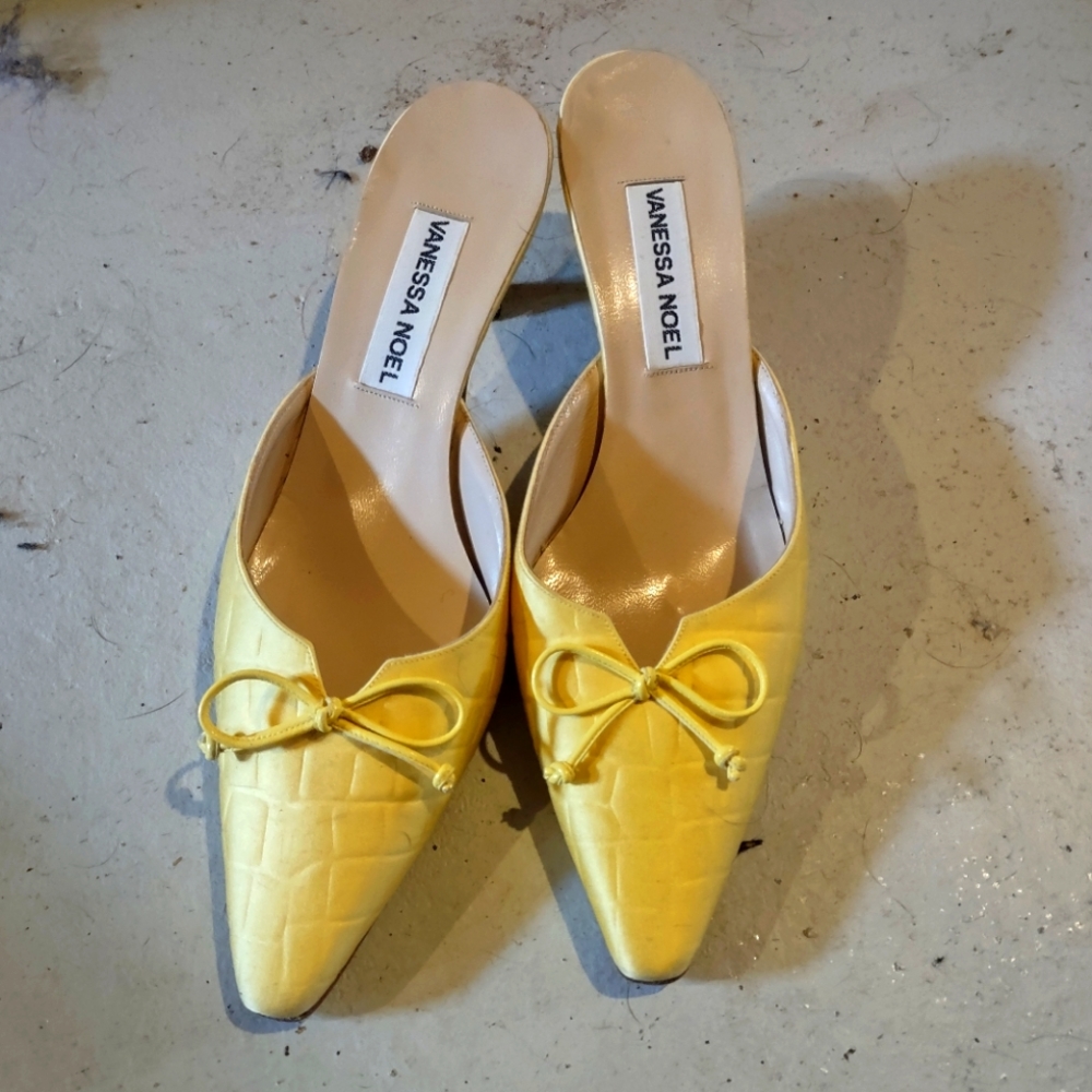 Vanessa Noel mules